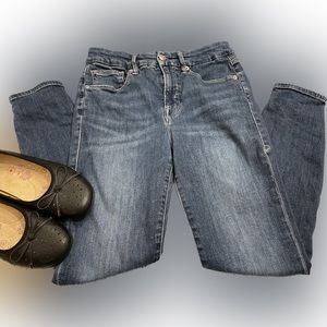 Good American Good Leg Crop Jeans